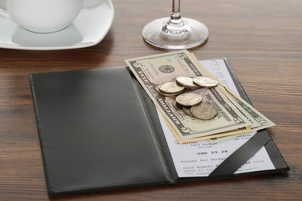 Why American Tipping Culture Is Bad Splaitor