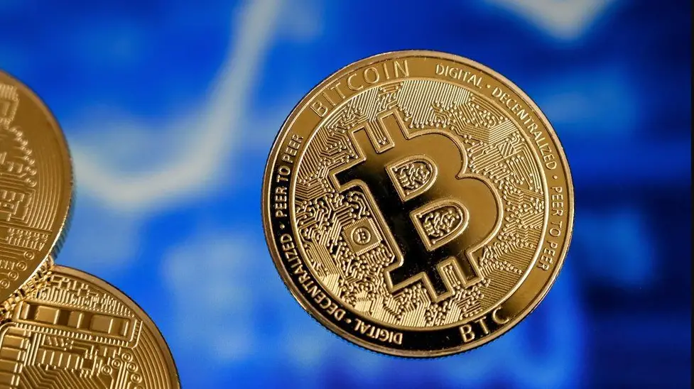 Why did bitcoin go down coinbase stock forecast 2025