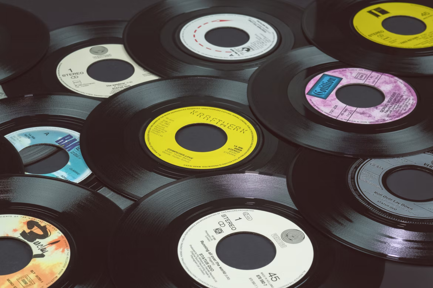 How do vinyl records work